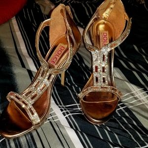 👠 ❤️‍🔥 $4/$25 Womens rose gold stilettos